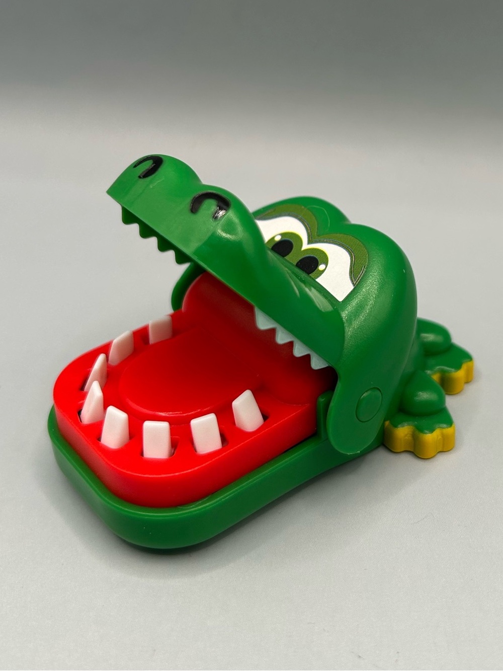World's Smallest Crocodile Dentist Game Works With Snapping Action Cute Gift